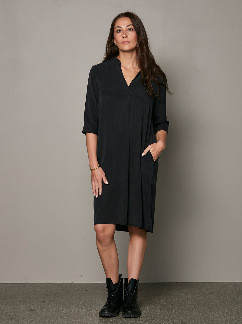 NÜ Robe tunique VICI Robes Noir