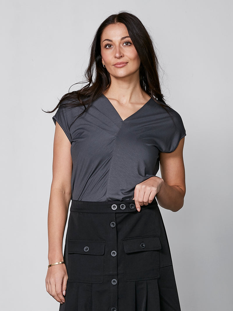 NÜ T-shirt YASMI col en V Débardeurs et t-shirts 987 dark grey