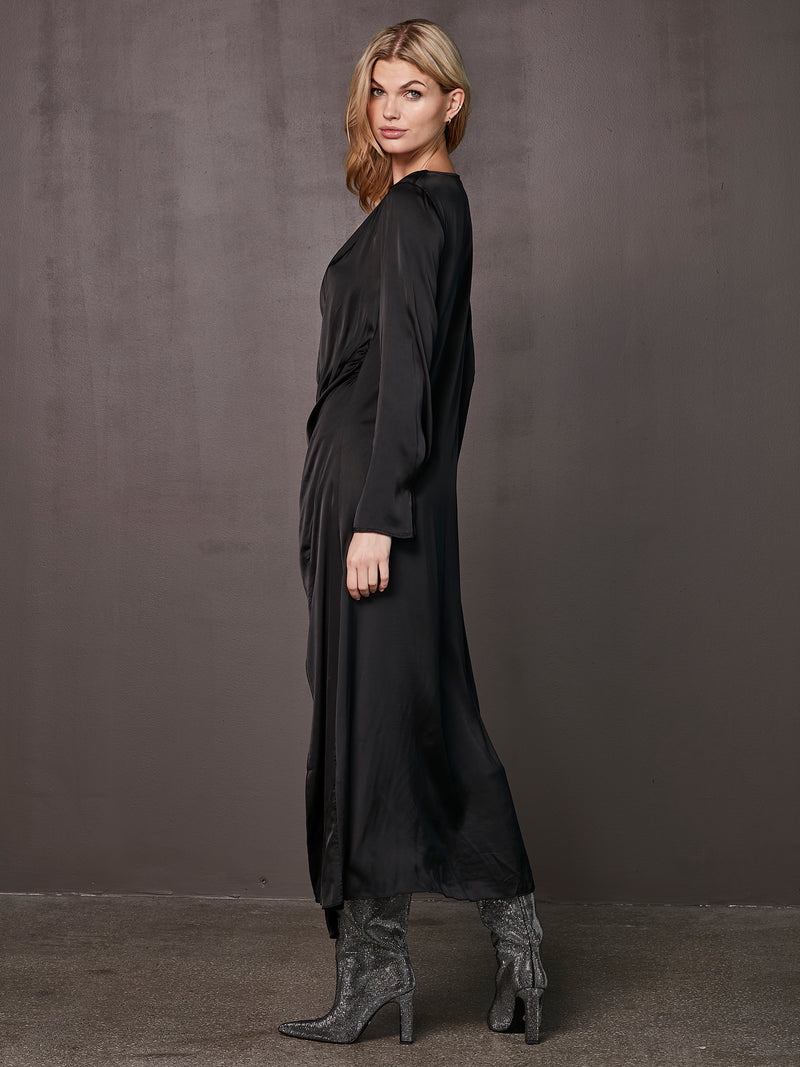 NÜ robe XIA Robes Noir